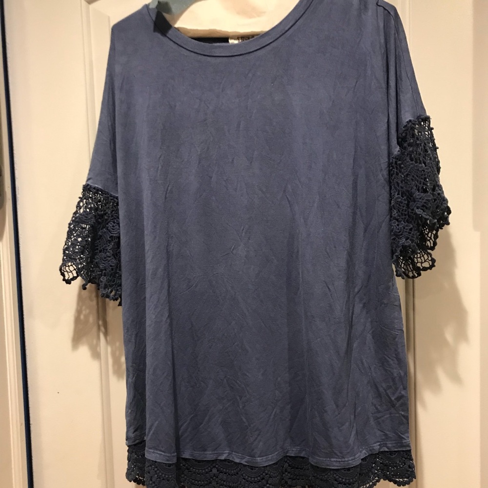 Blue short sleeve shirt with lace